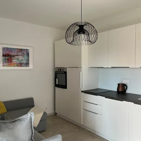 Sun Apartment *